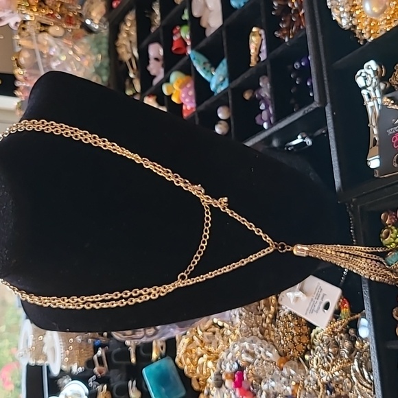 Accessories - Tassle necklace